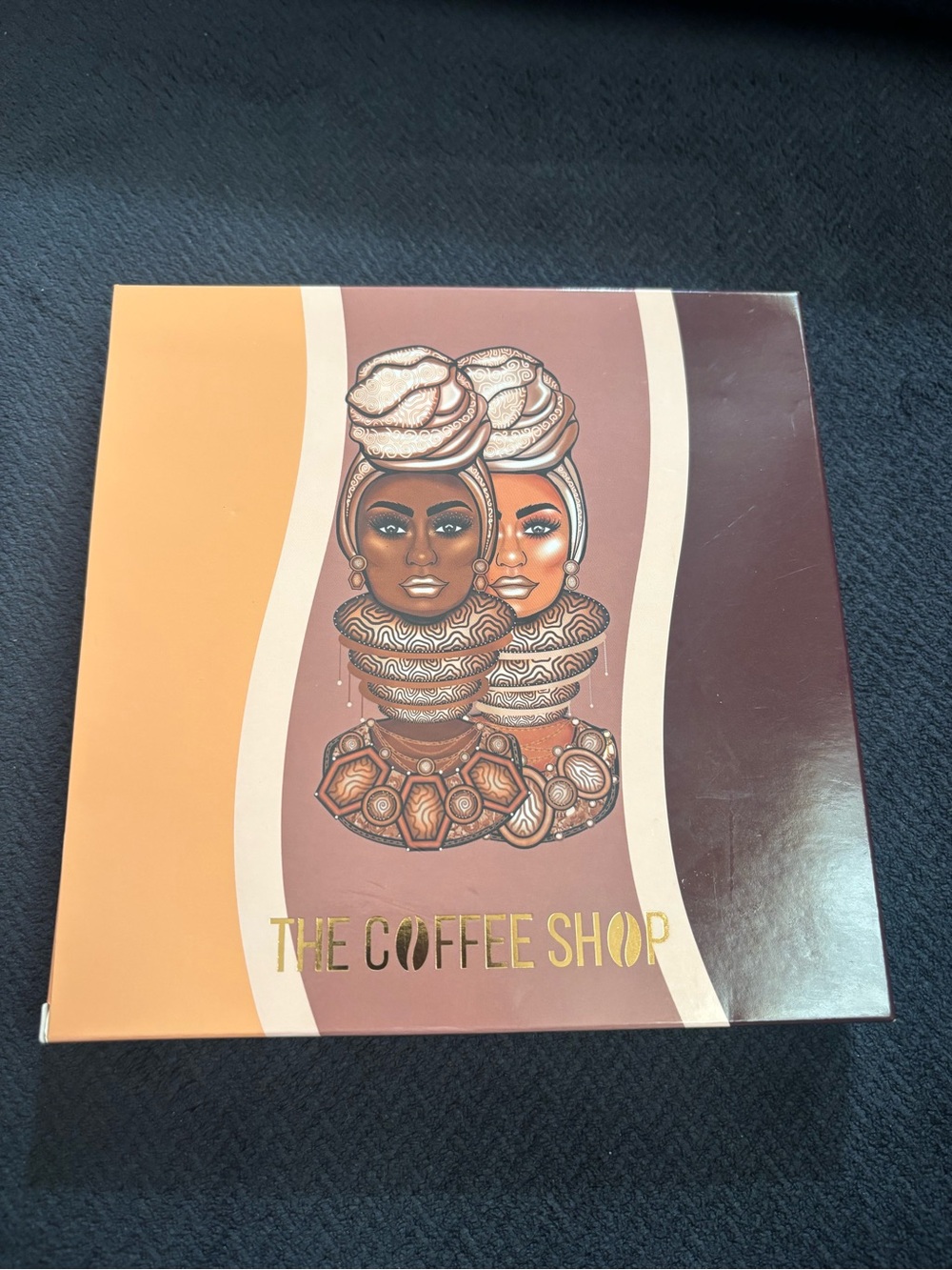 The Coffee Shop By Juvia’s 16 Pot Eyeshadow Palette - Brown & Peach